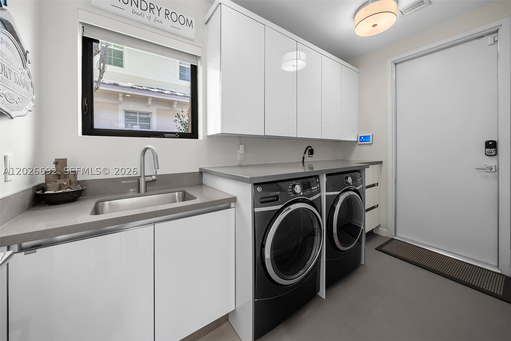 PINECREST VILLAS 2 ADDN - Residential Lease