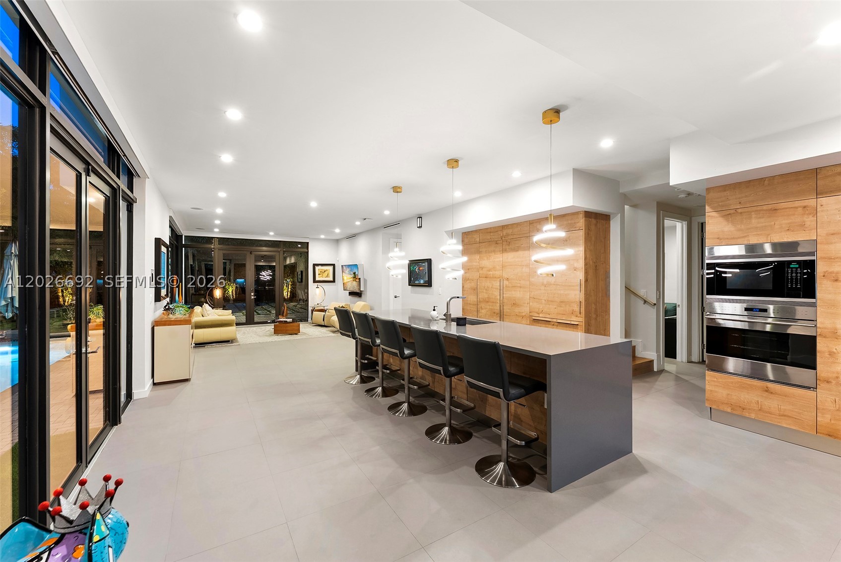 PINECREST VILLAS 2 ADDN - Residential Lease
