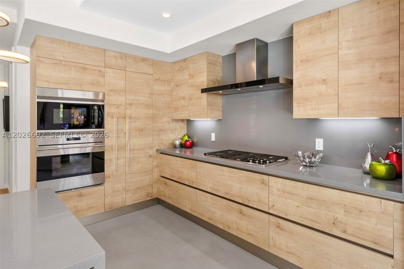 PINECREST VILLAS 2 ADDN - Residential Lease