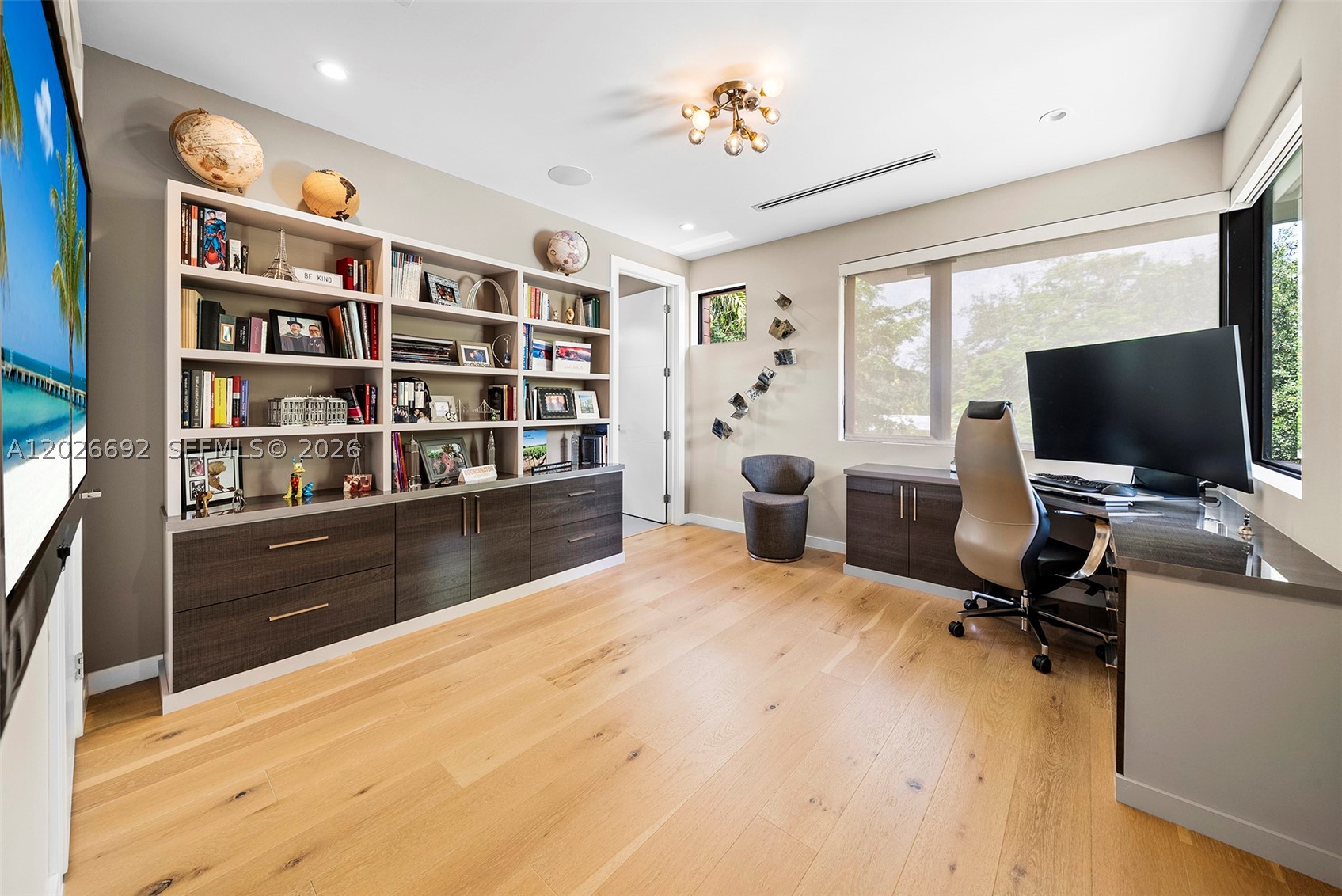 PINECREST VILLAS 2 ADDN - Residential Lease