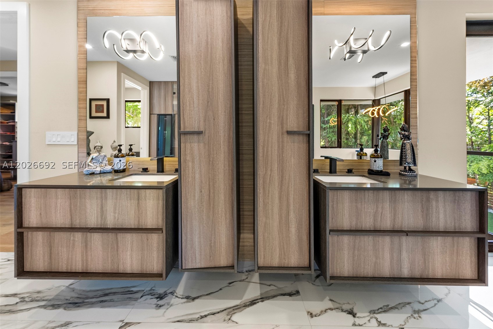 PINECREST VILLAS 2 ADDN - Residential Lease