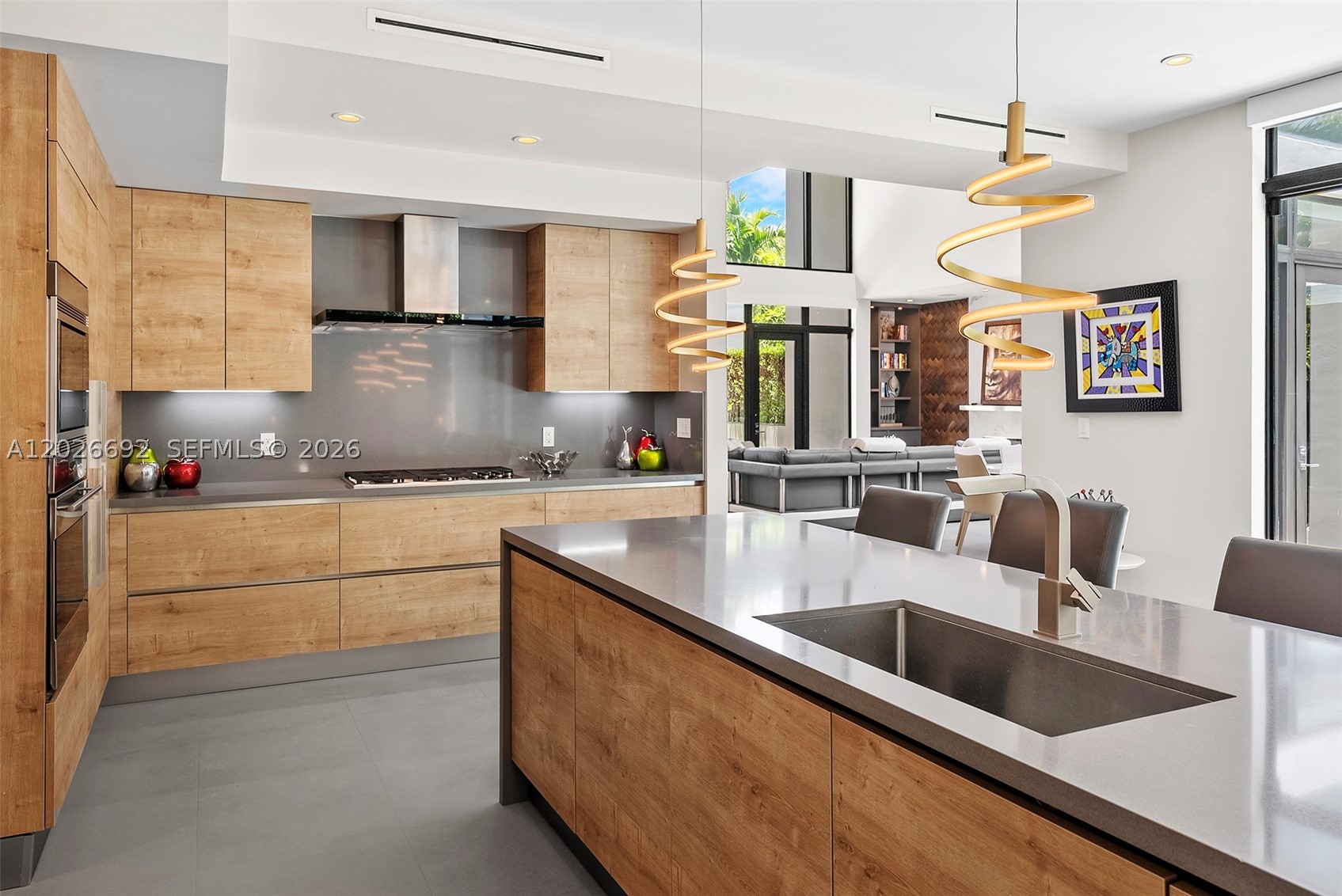 PINECREST VILLAS 2 ADDN - Residential Lease