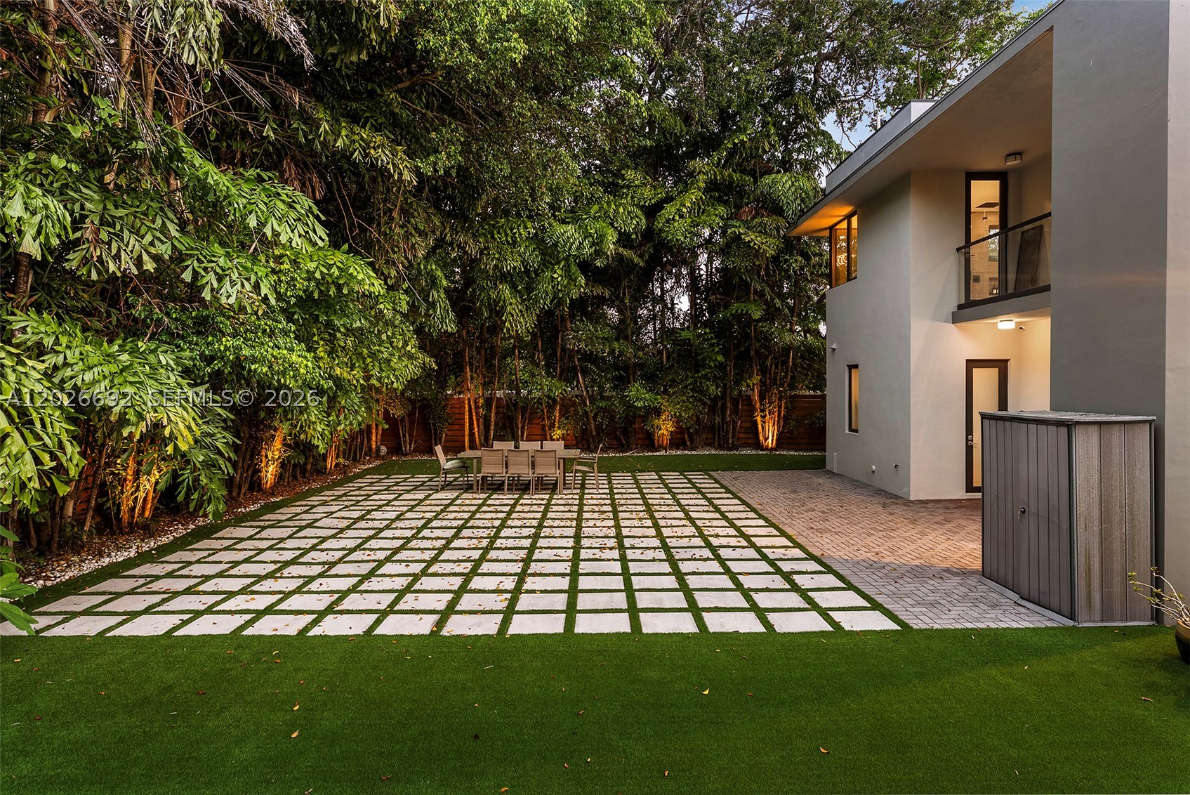 PINECREST VILLAS 2 ADDN - Residential Lease