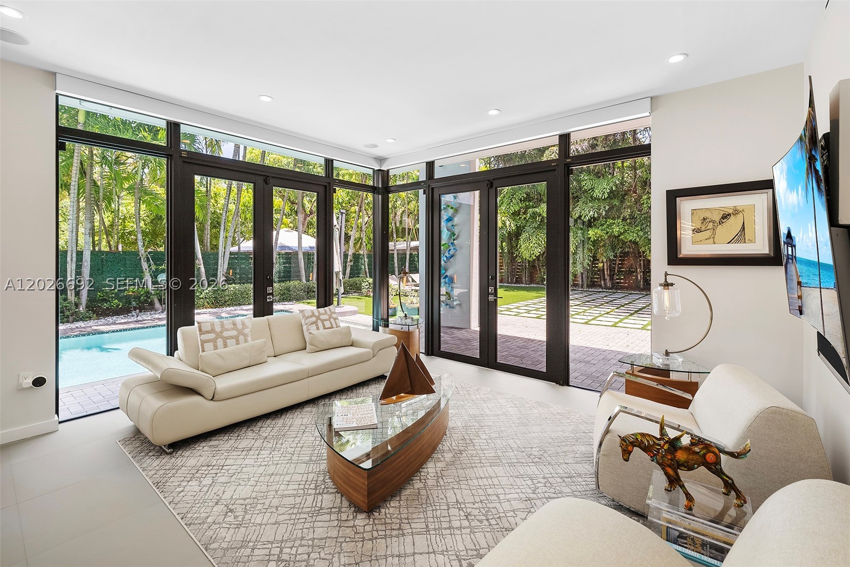 PINECREST VILLAS 2 ADDN - Residential Lease