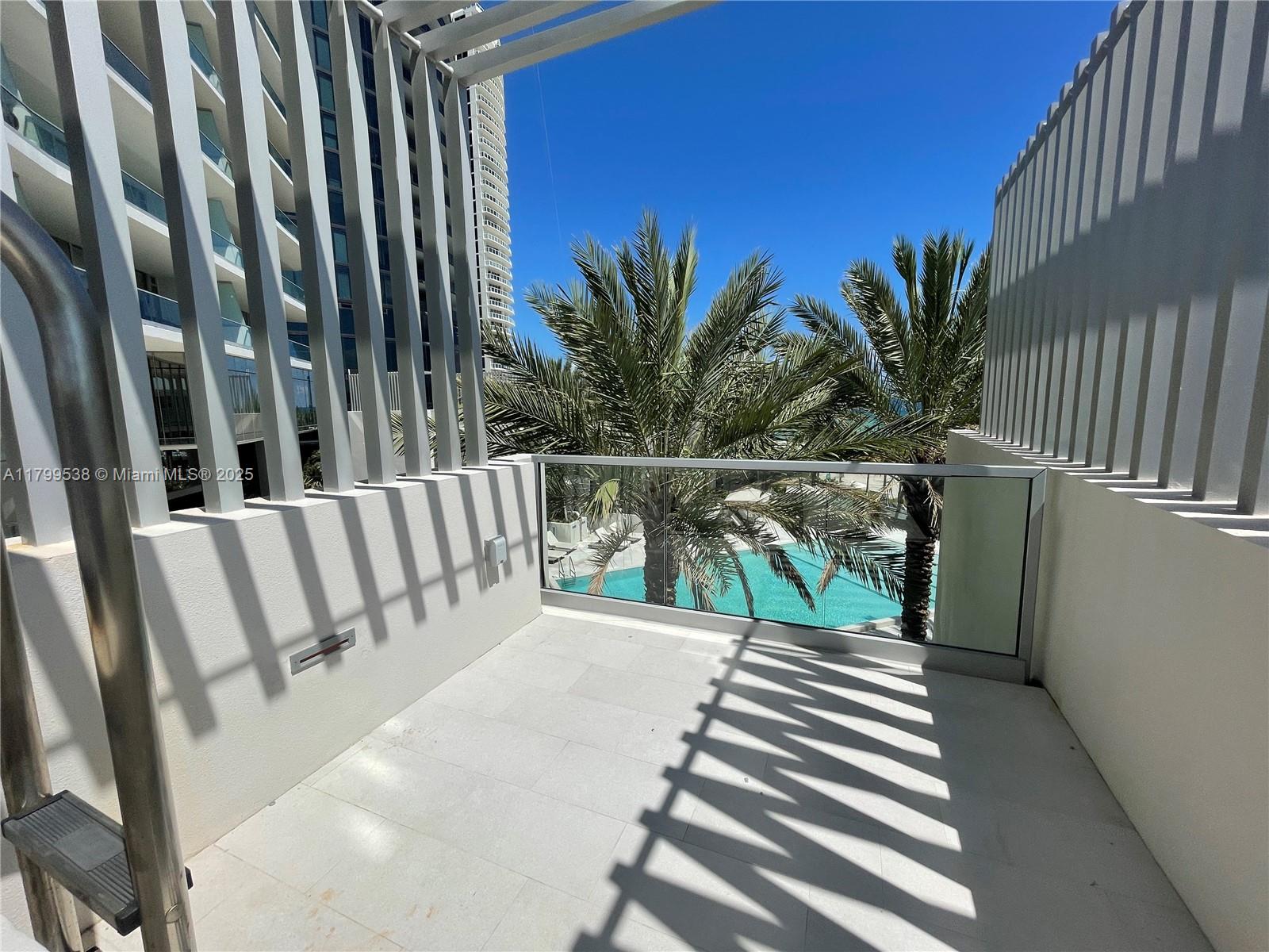 Turnberry Ocean Club - Residential
