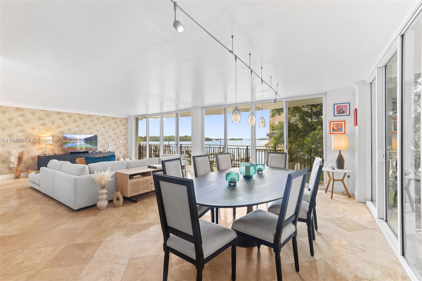PALM BAY CONDOMINIUM - Residential
