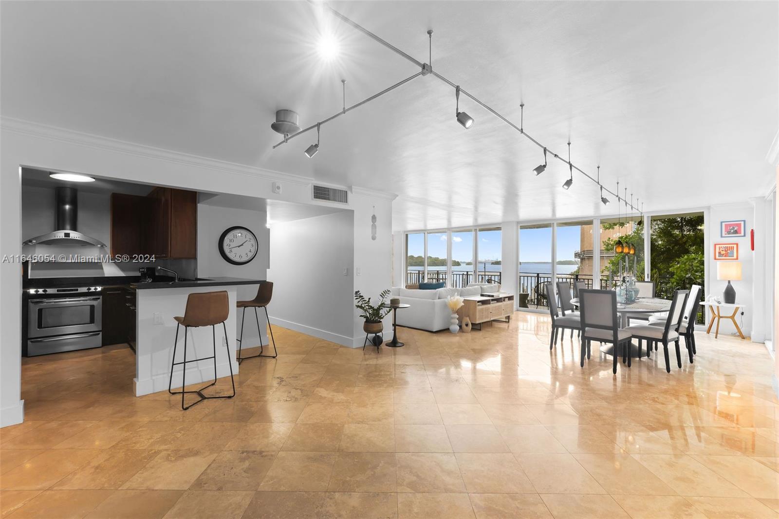 PALM BAY CONDOMINIUM - Residential