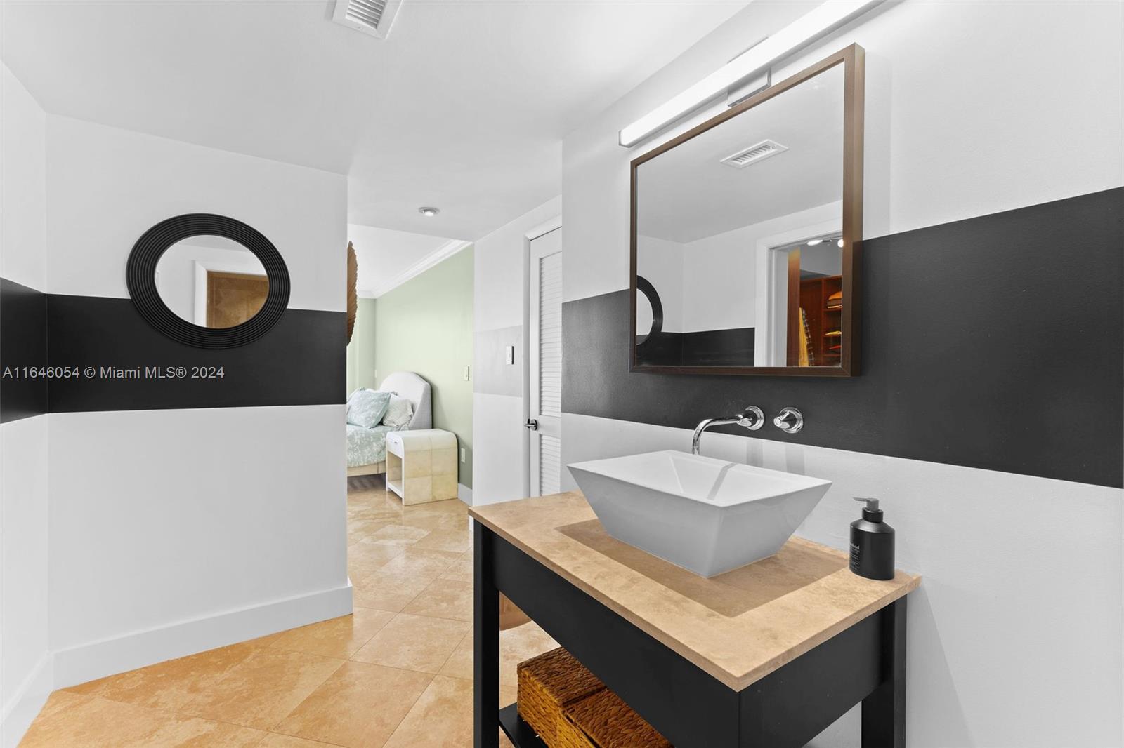 PALM BAY CONDOMINIUM - Residential