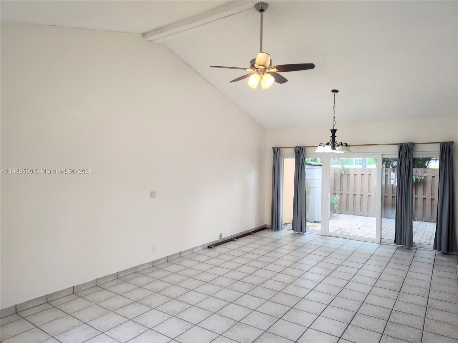 APPLE CREEK - Residential