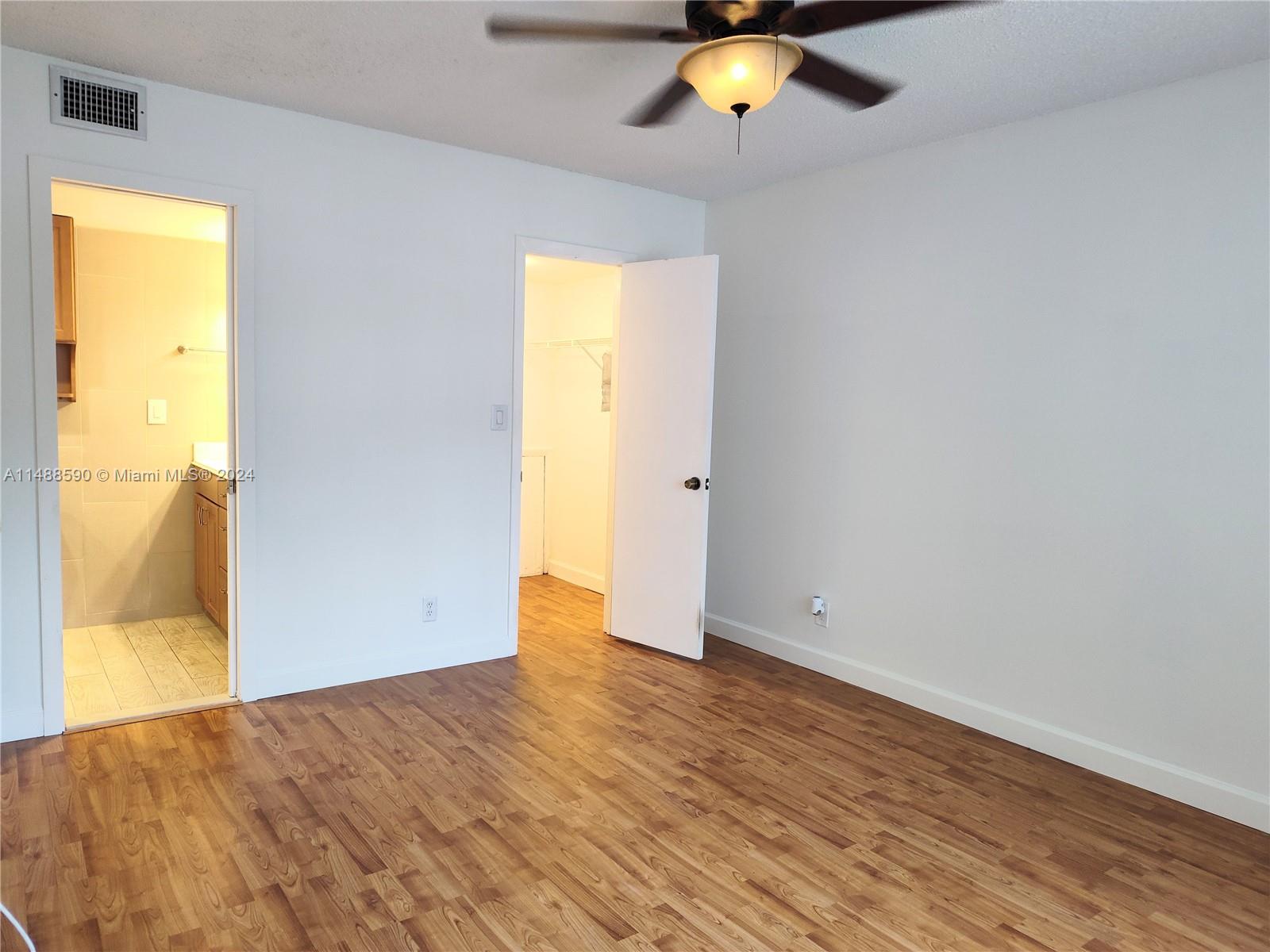 APPLE CREEK - Residential