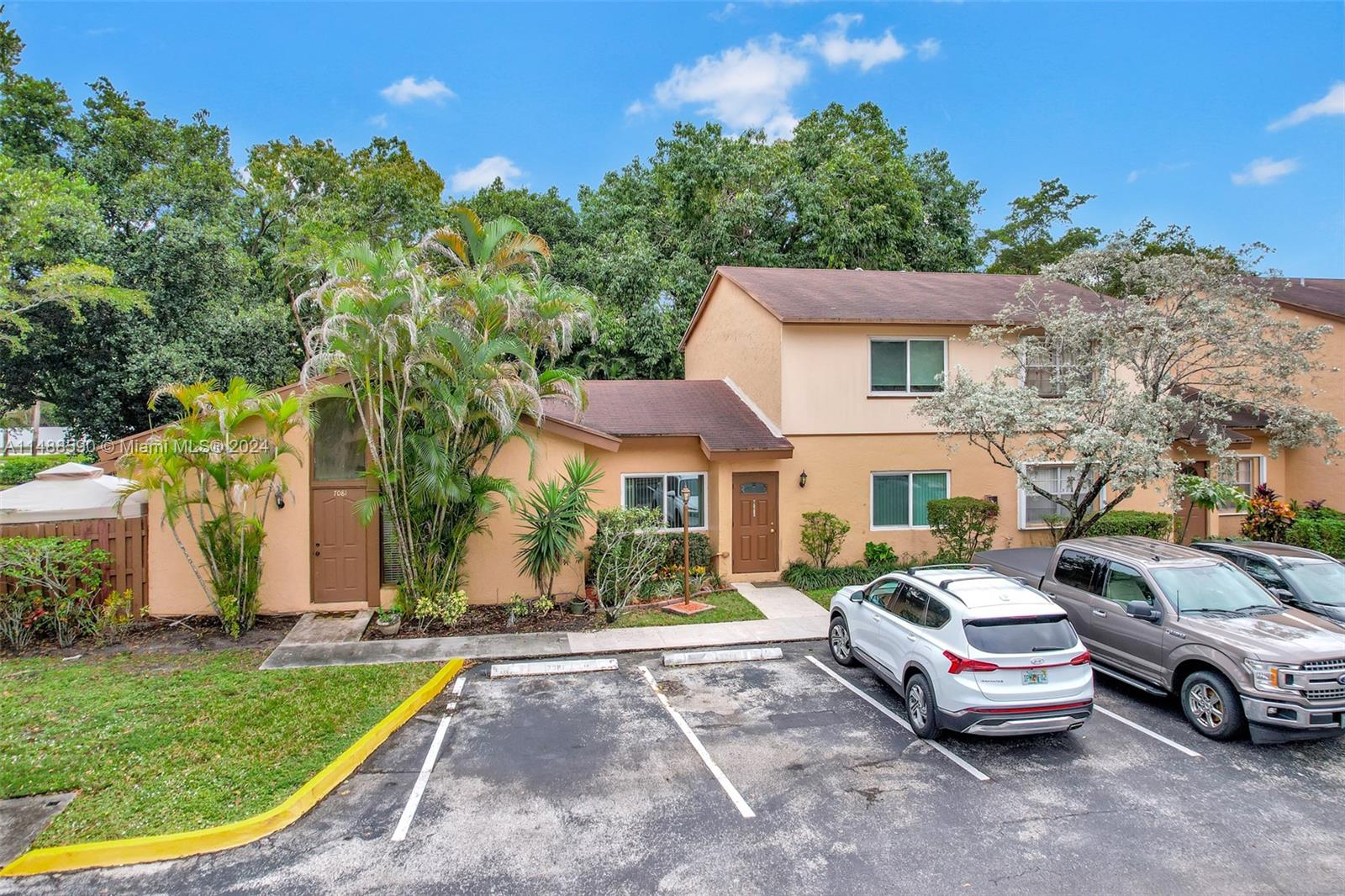APPLE CREEK - Residential