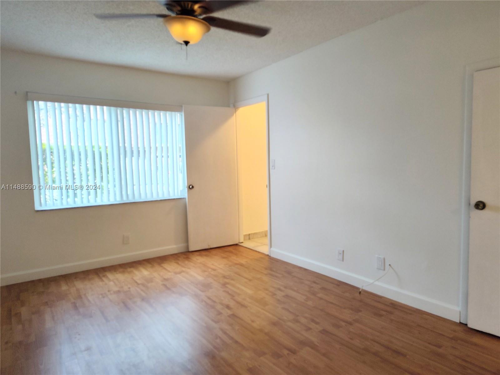 APPLE CREEK - Residential