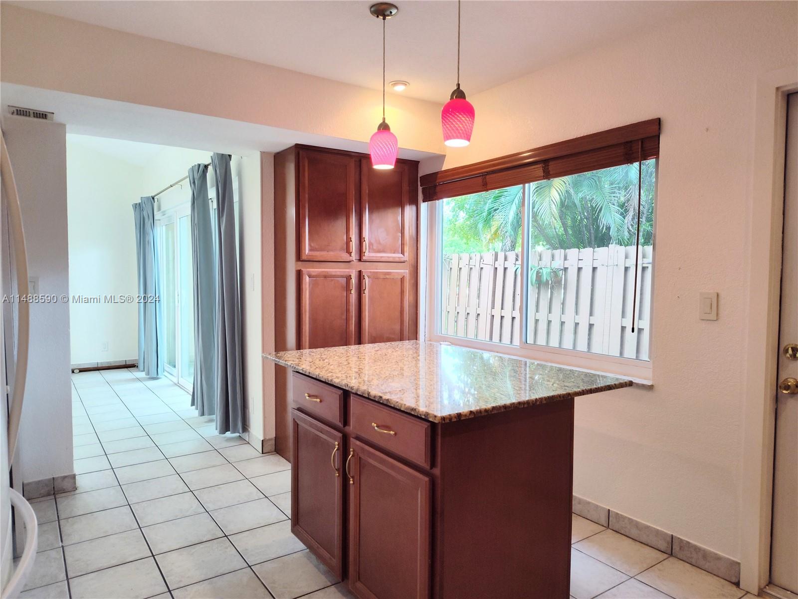 APPLE CREEK - Residential
