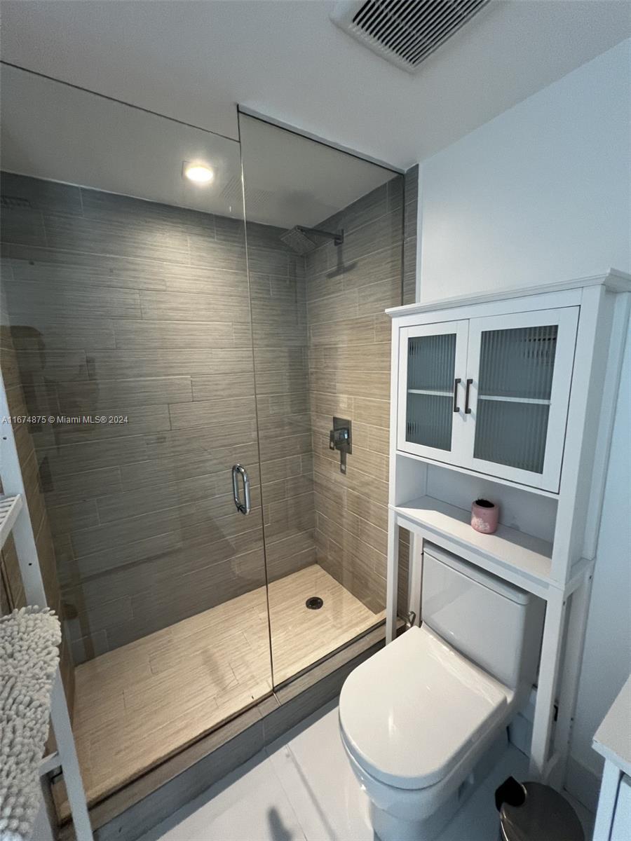 PARQUE TOWERS CONDO - Residential Lease