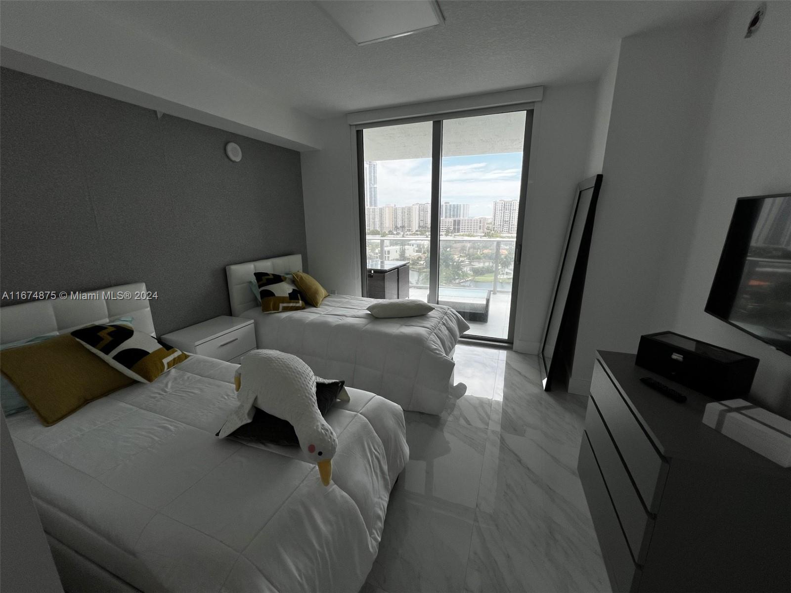 PARQUE TOWERS CONDO - Residential Lease