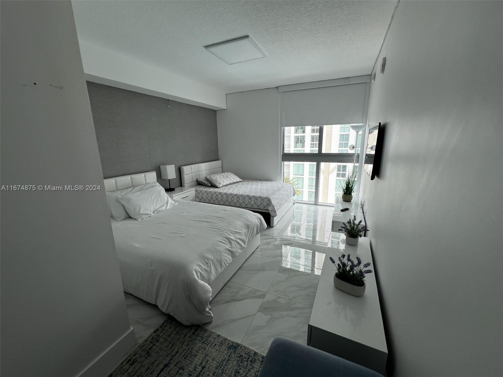 PARQUE TOWERS CONDO - Residential Lease
