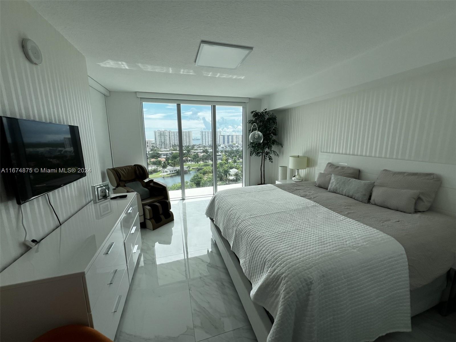 PARQUE TOWERS CONDO - Residential Lease