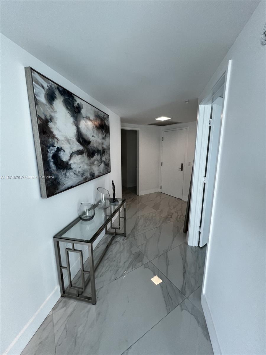 PARQUE TOWERS CONDO - Residential Lease