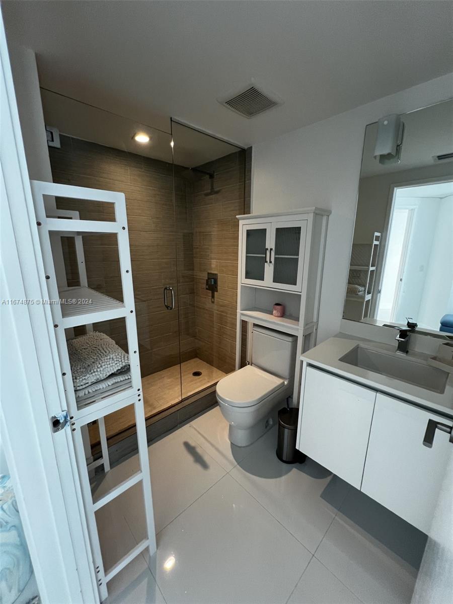 PARQUE TOWERS CONDO - Residential Lease
