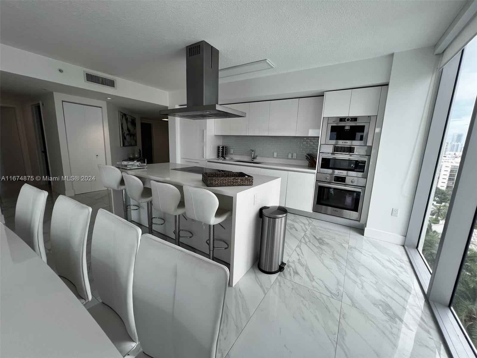 PARQUE TOWERS CONDO - Residential Lease