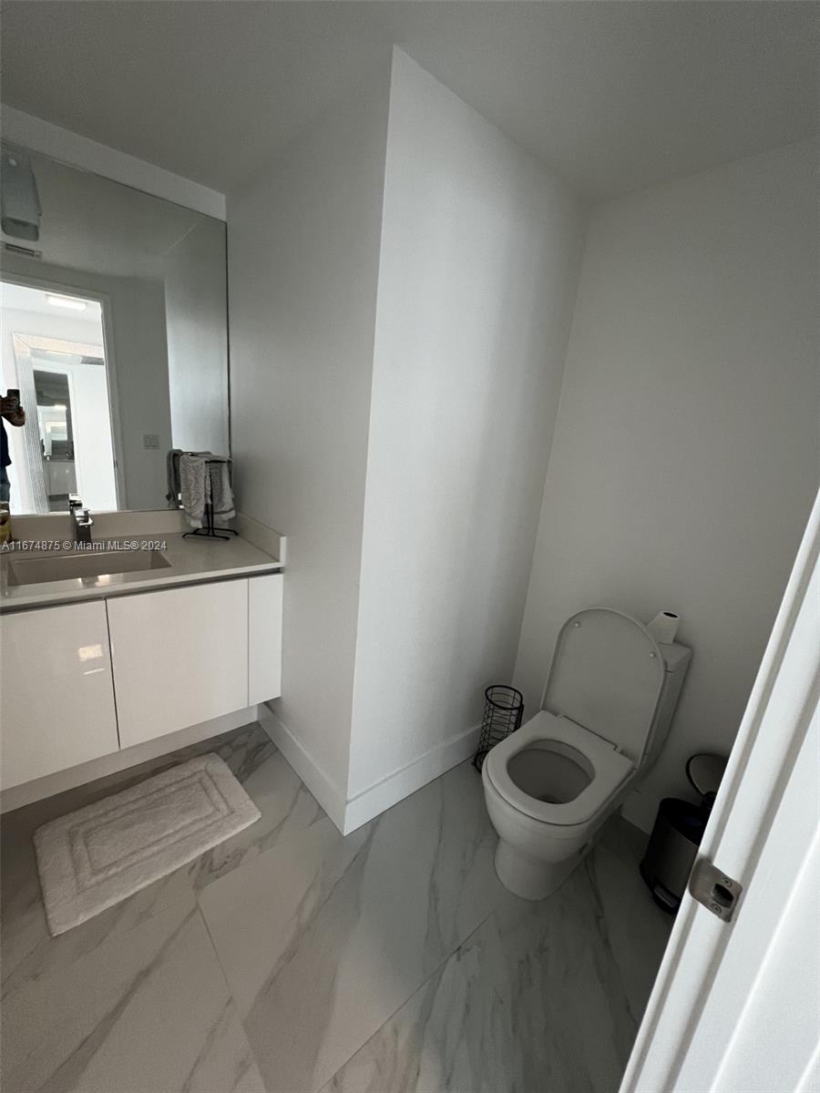 PARQUE TOWERS CONDO - Residential Lease