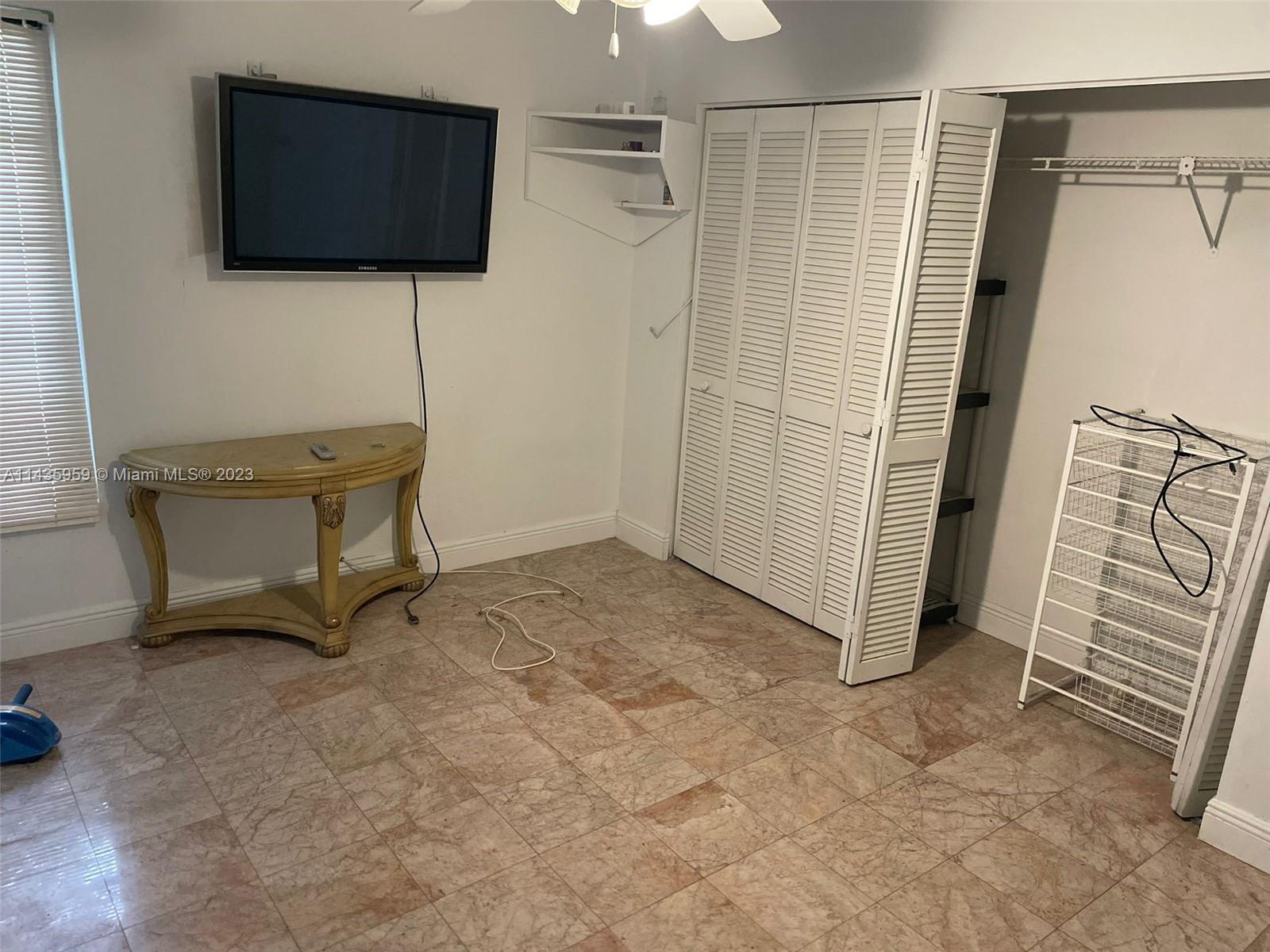 CALUSA CLUB ESTS, 7TH ADD - Residential Lease