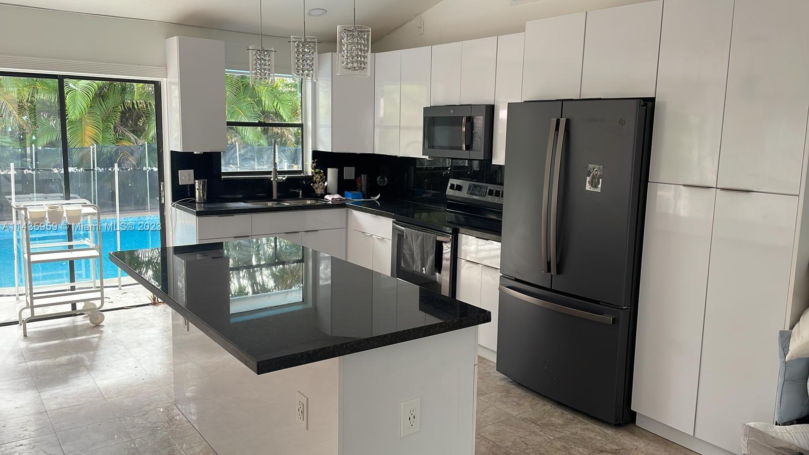CALUSA CLUB ESTS, 7TH ADD - Residential Lease