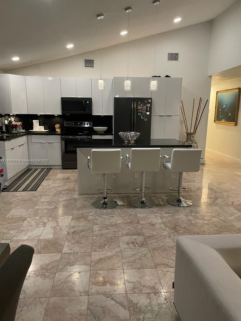 CALUSA CLUB ESTS, 7TH ADD - Residential Lease