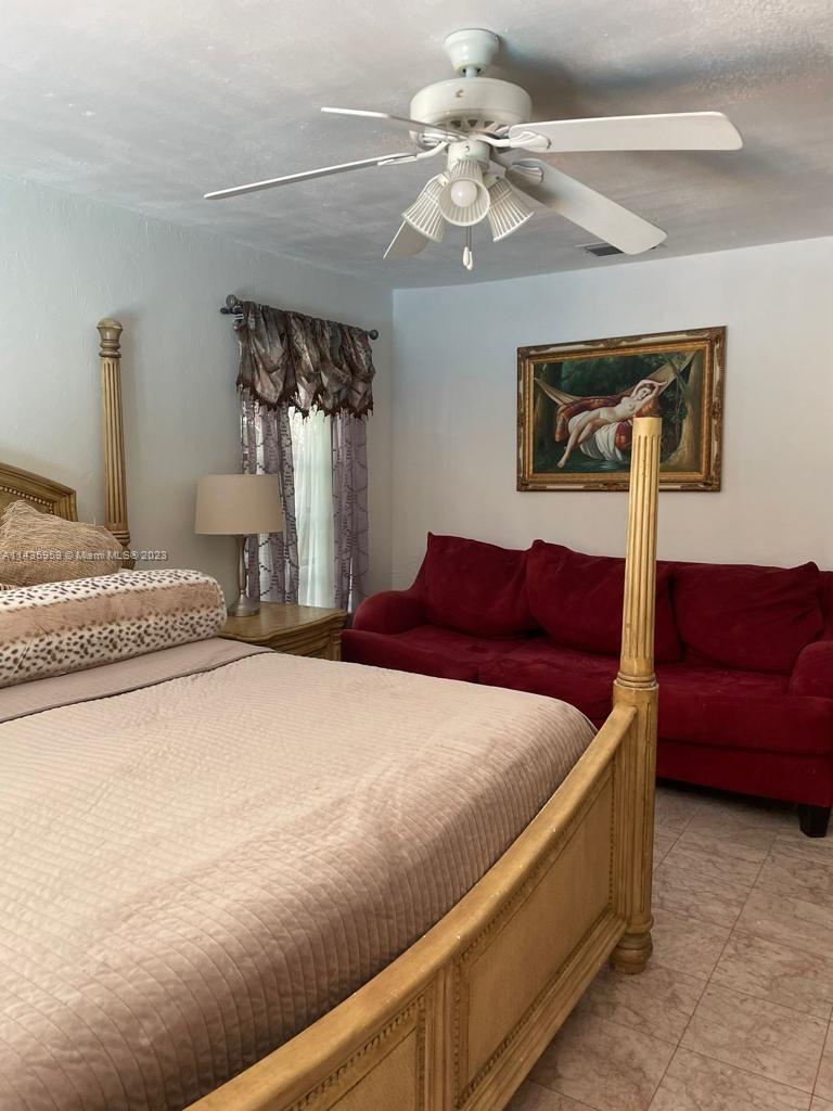 CALUSA CLUB ESTS, 7TH ADD - Residential Lease