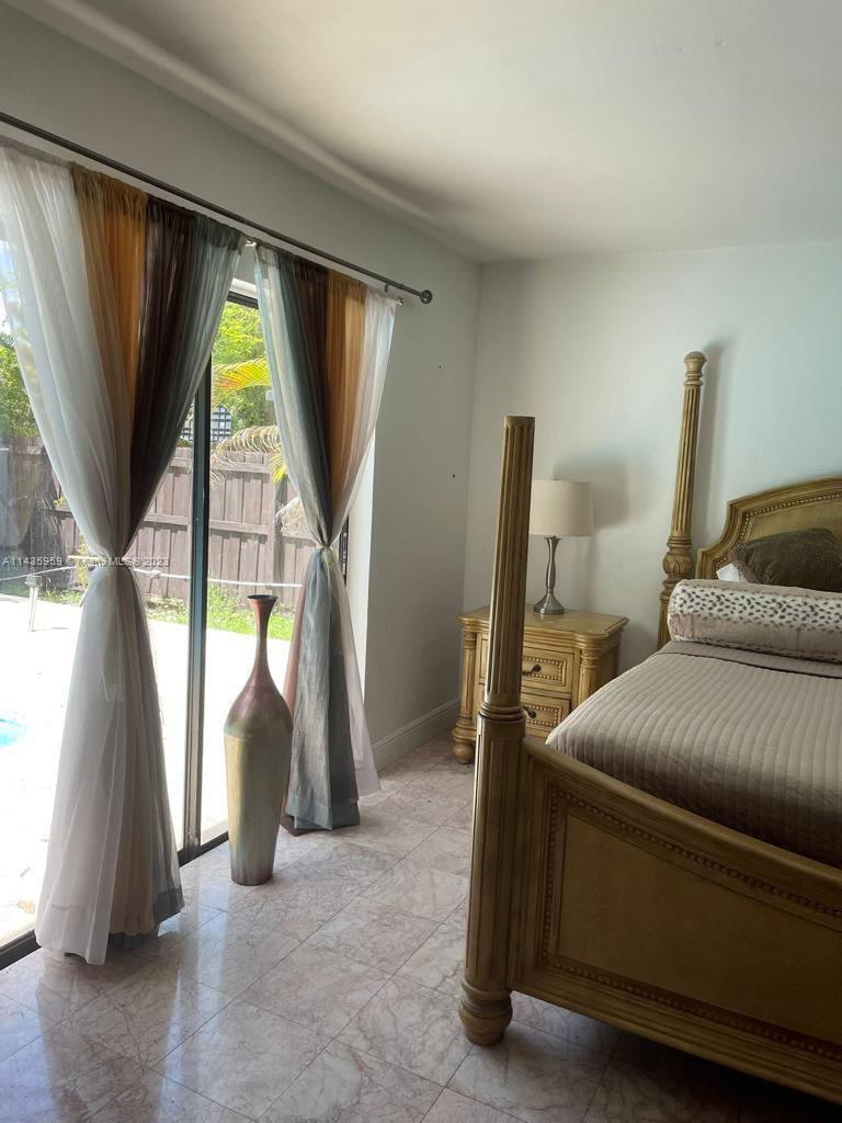 CALUSA CLUB ESTS, 7TH ADD - Residential Lease