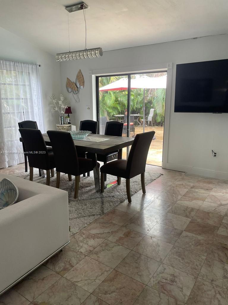 CALUSA CLUB ESTS, 7TH ADD - Residential Lease