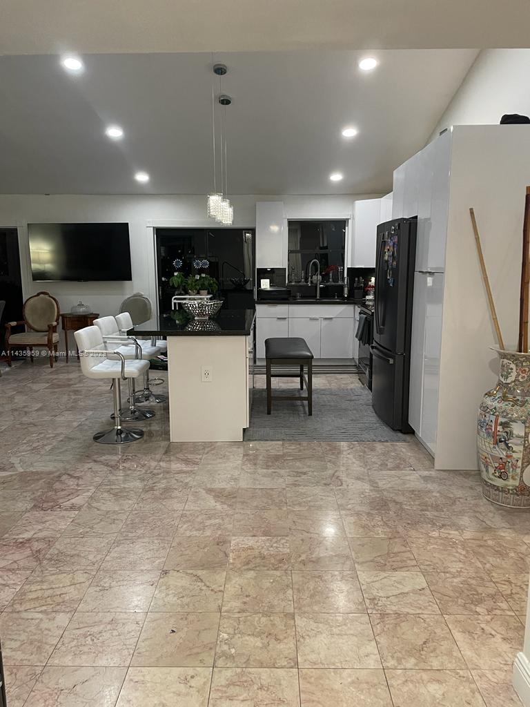 CALUSA CLUB ESTS, 7TH ADD - Residential Lease