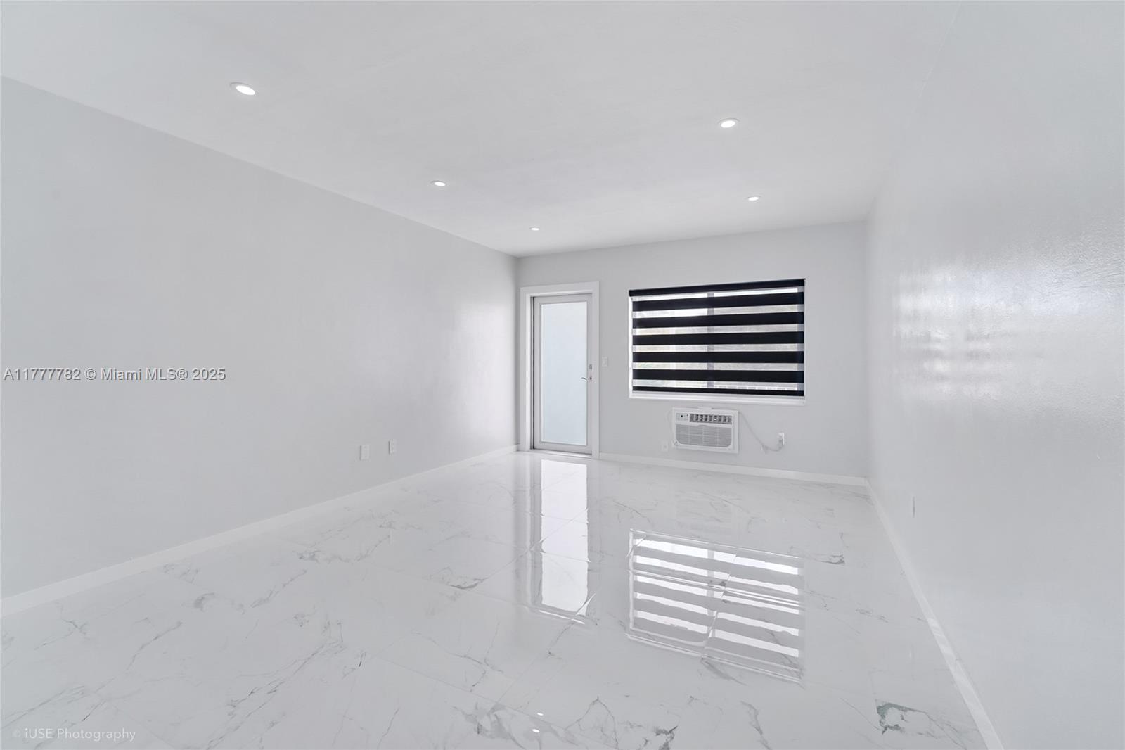 641 ESPANOLA WAY INC COND - Residential