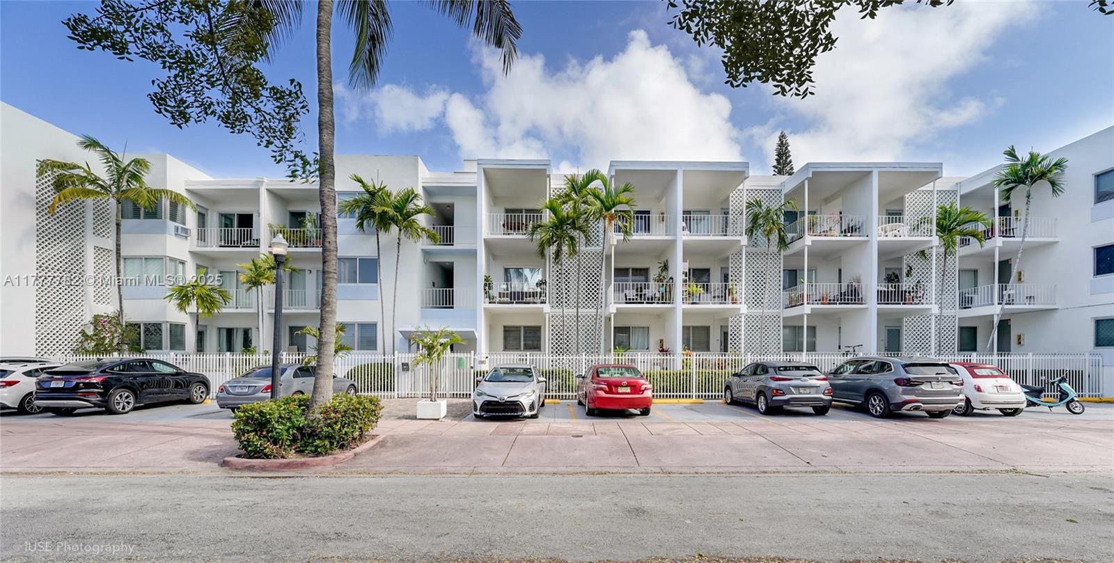 641 ESPANOLA WAY INC COND - Residential