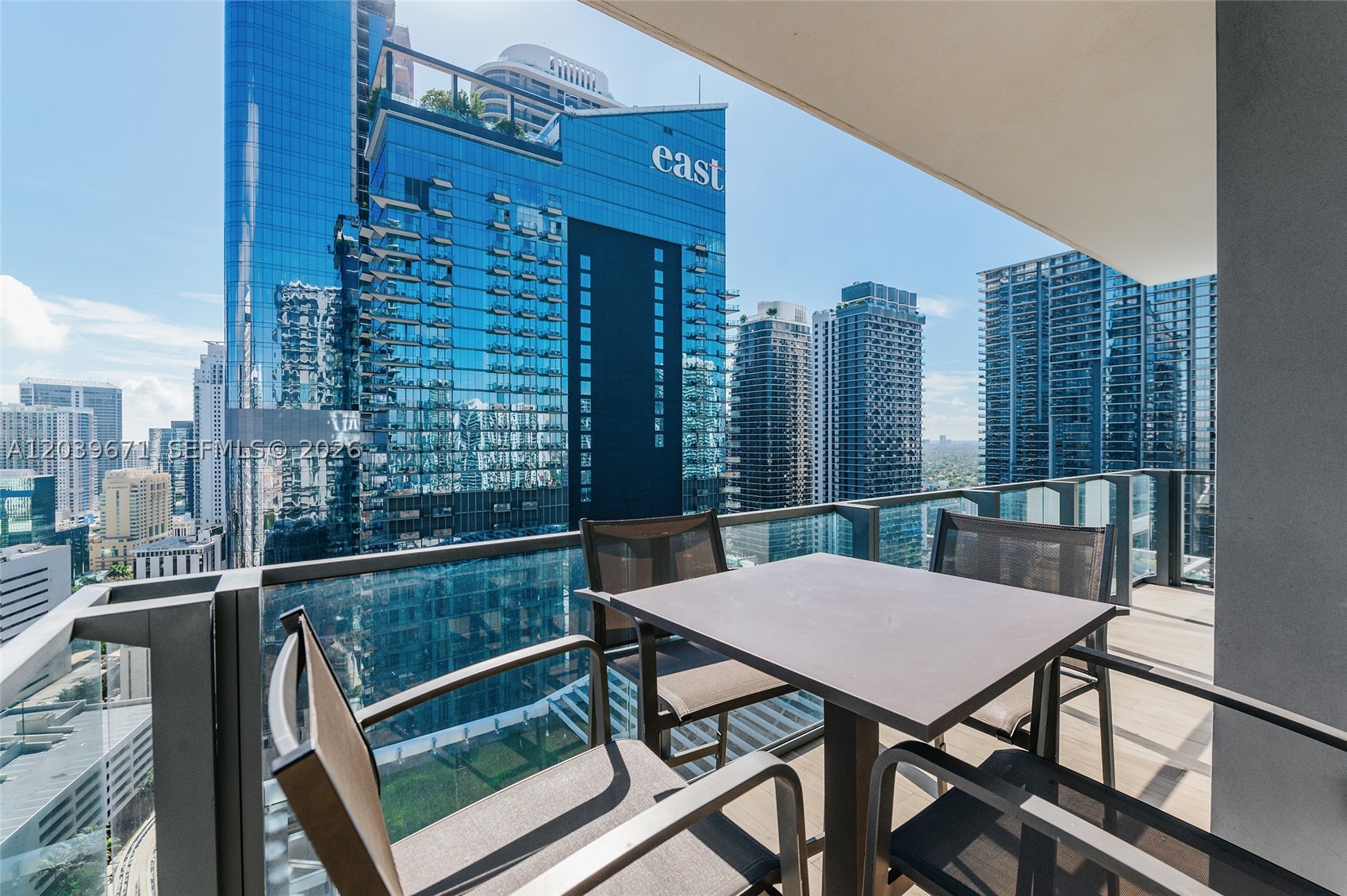 REACH CONDO - Residential