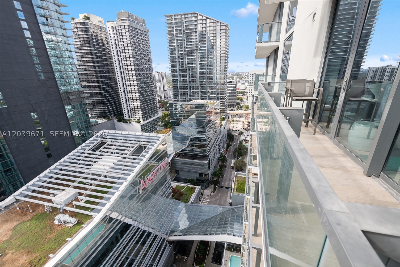 REACH CONDO - Residential