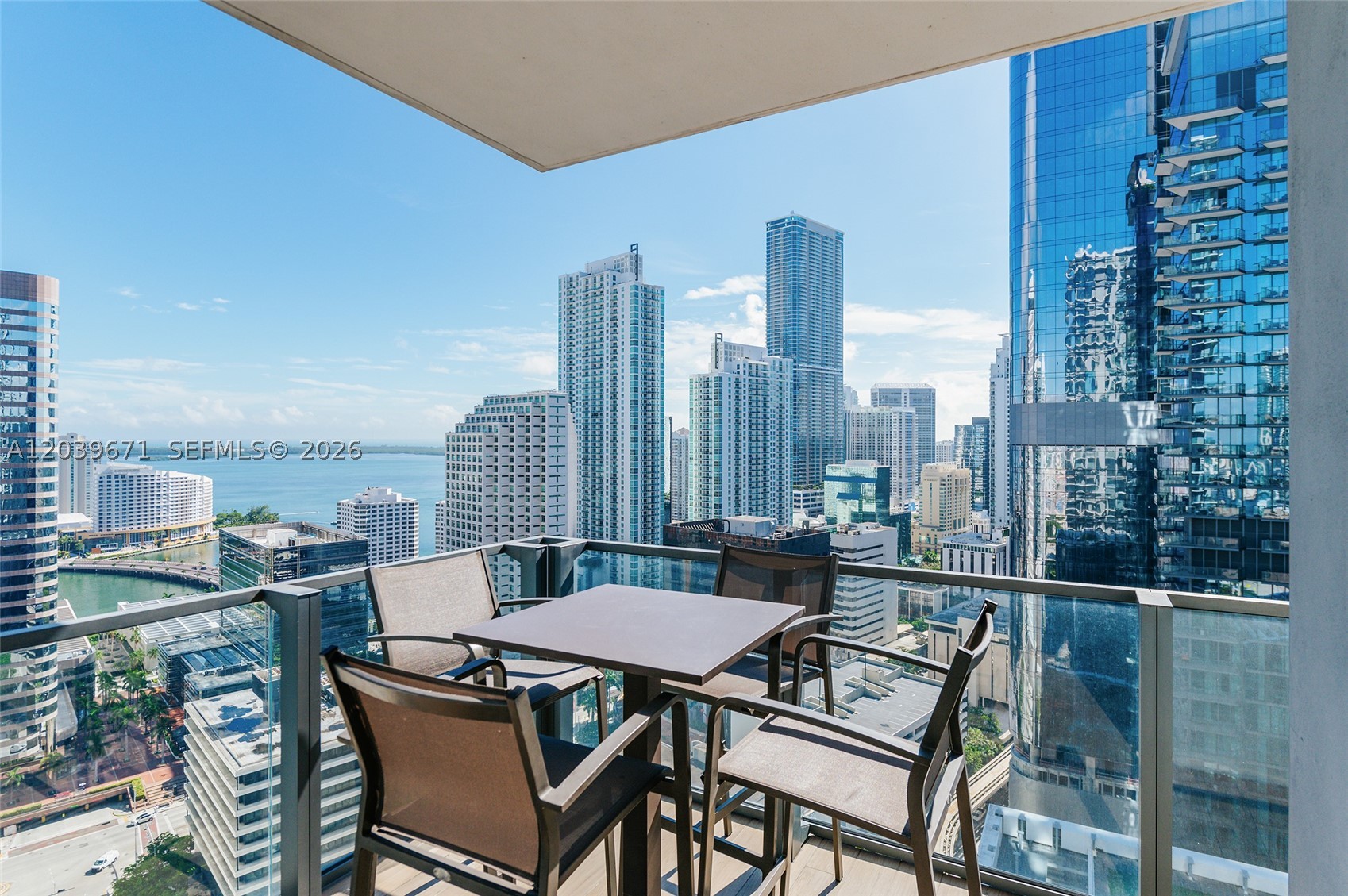 REACH CONDO - Residential