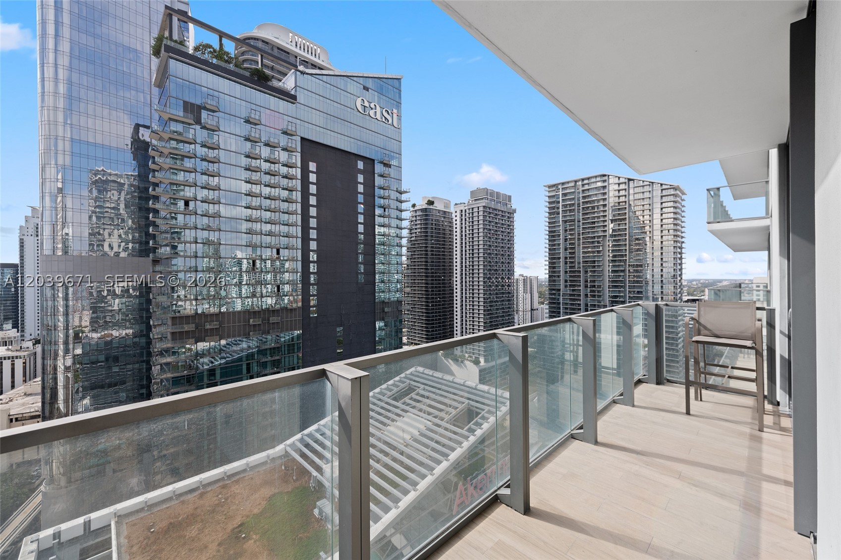 REACH CONDO - Residential