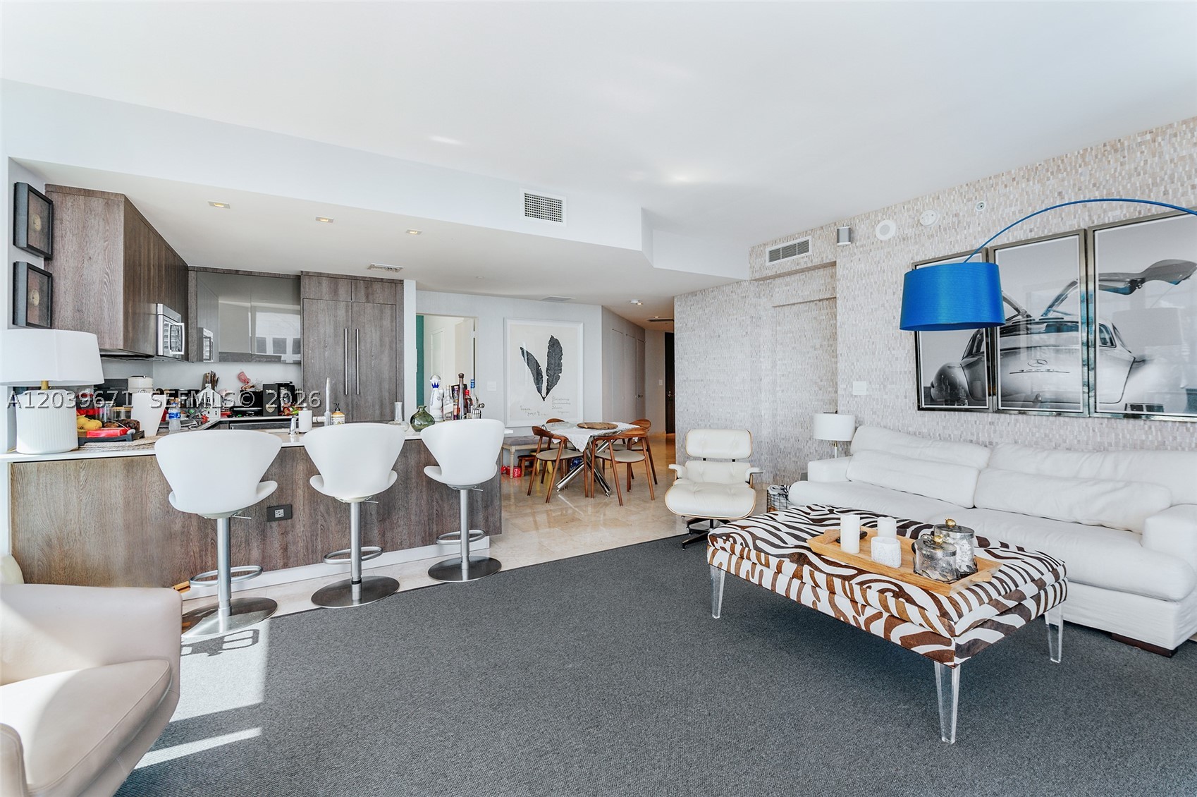 REACH CONDO - Residential