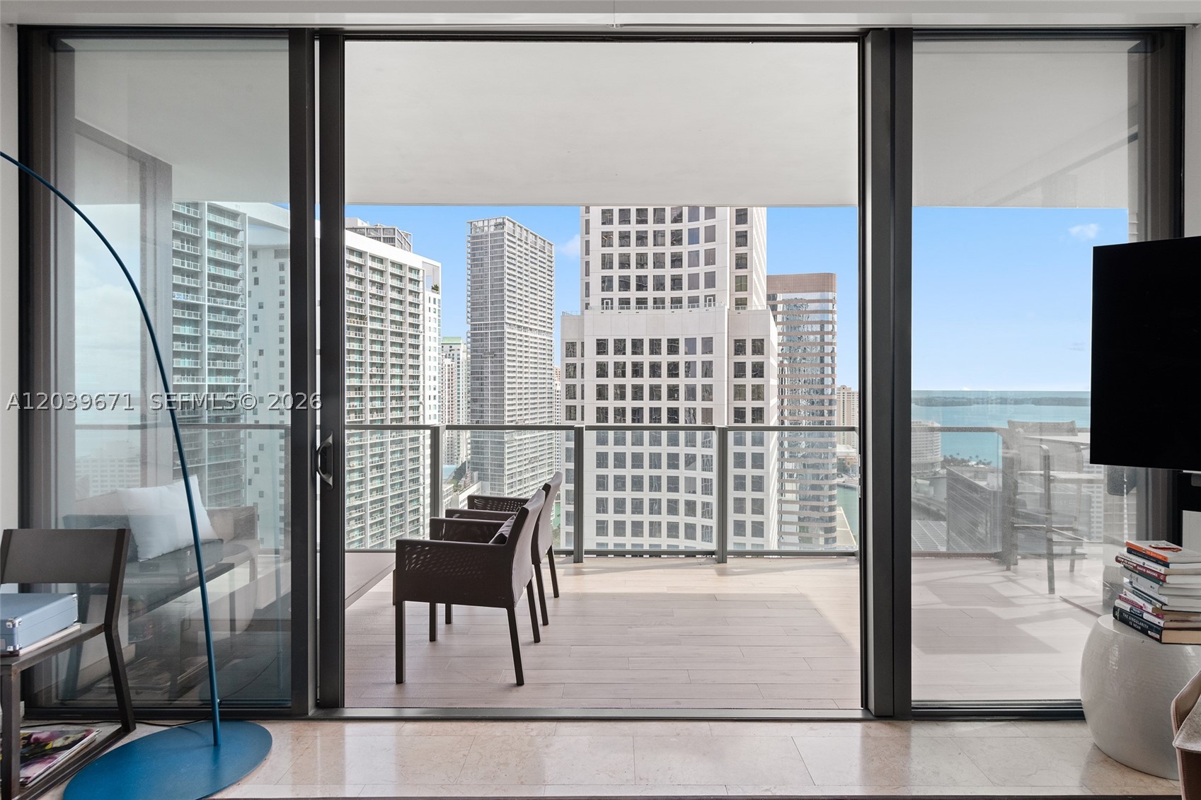 REACH CONDO - Residential