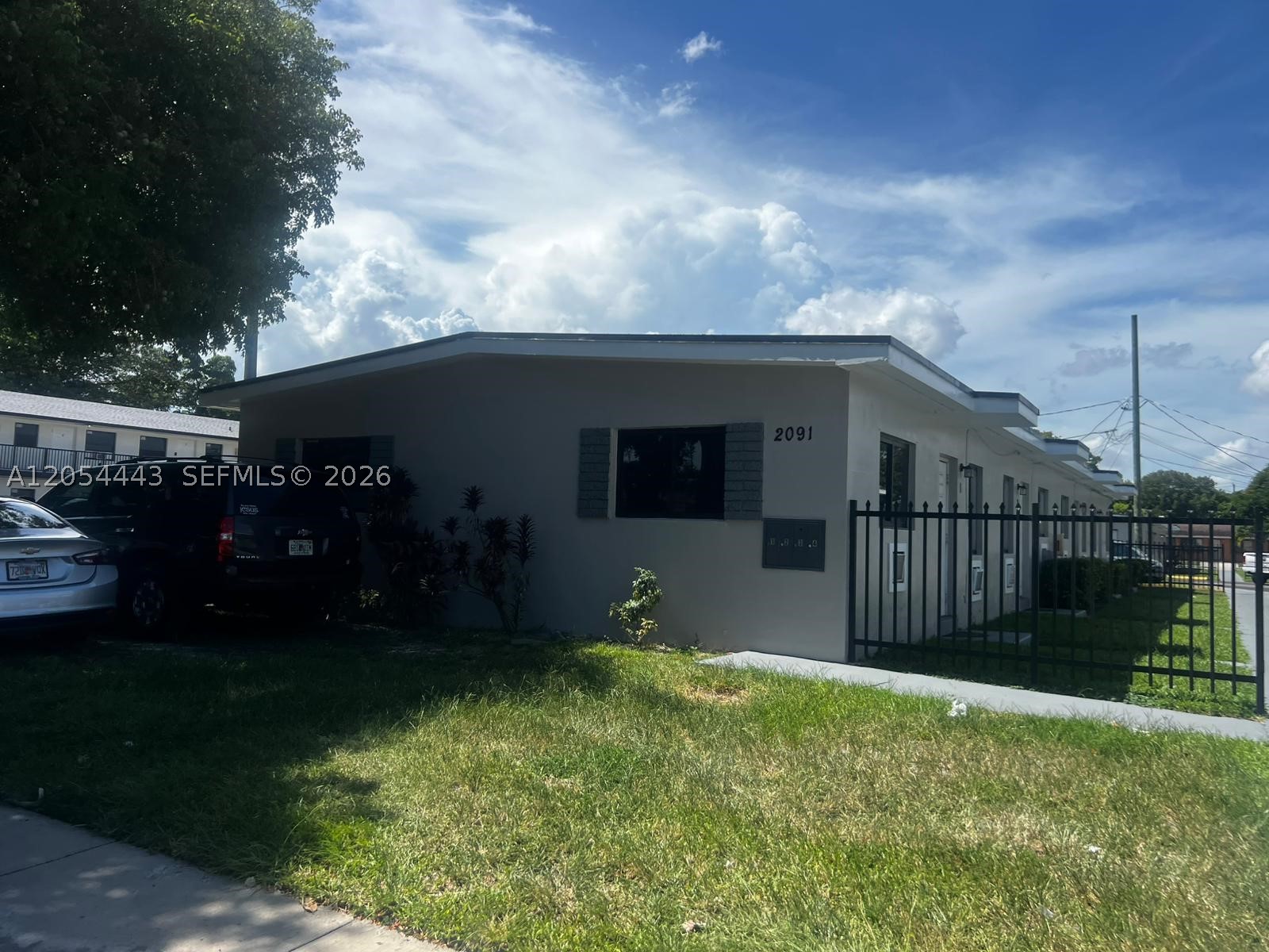 SUBURBAN PARK - Residential Lease