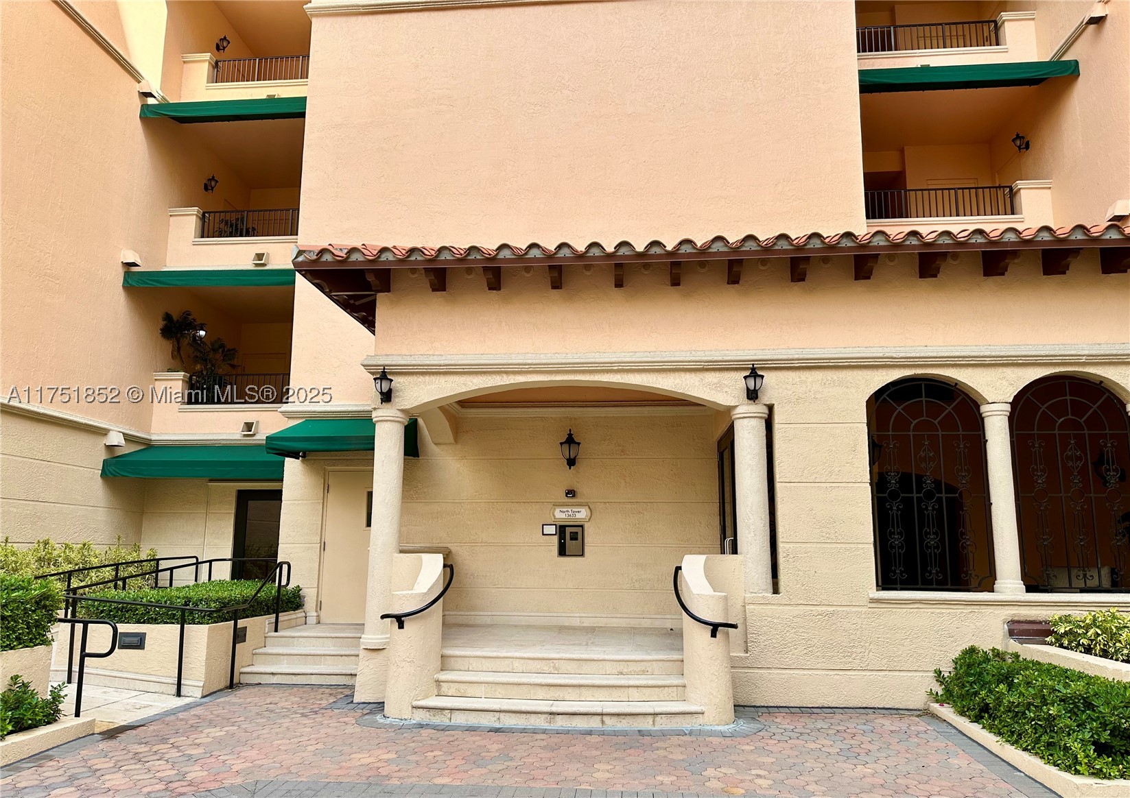 DEERING BAY CONDO II - Residential