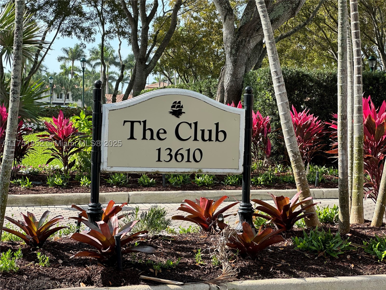 DEERING BAY CONDO II - Residential