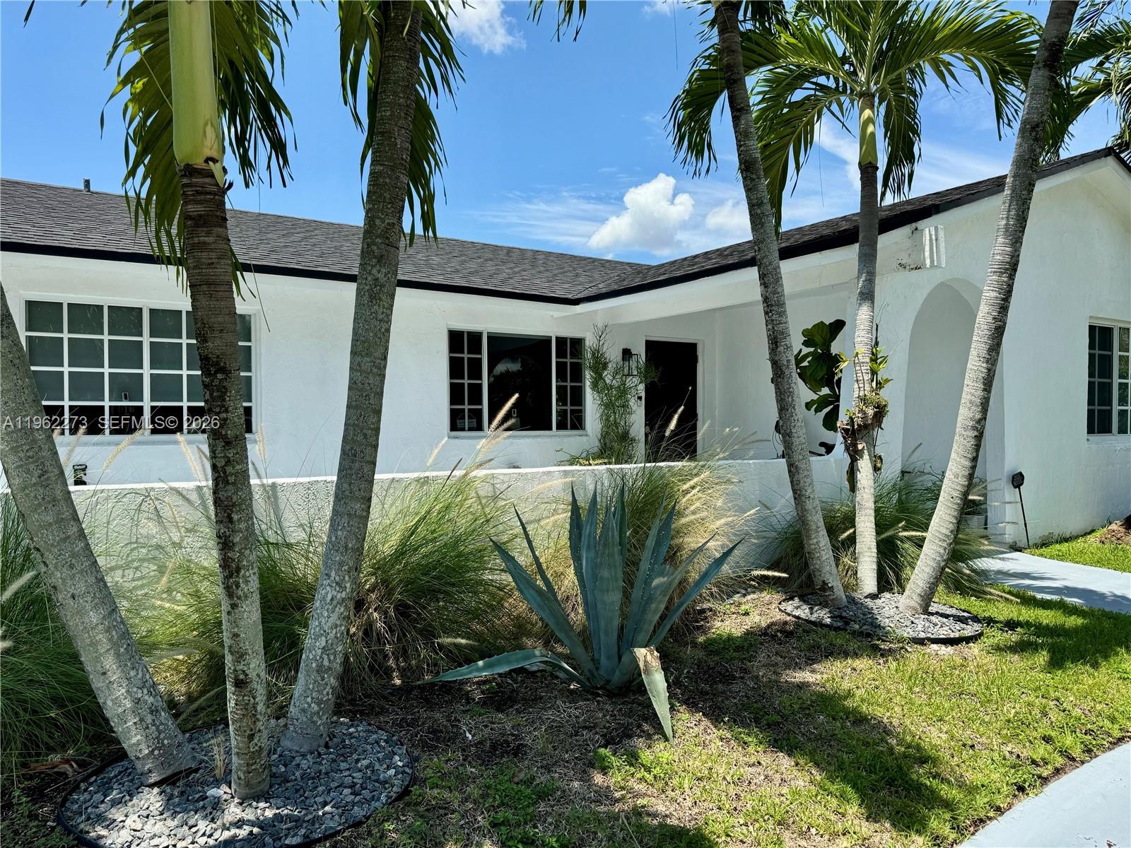 SAN SEBASTIAN LAKE - Residential Lease
