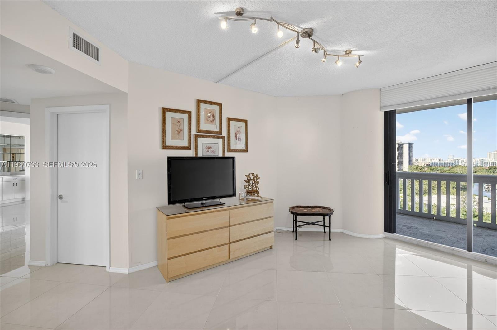 WILLIAMS ISLAND - Residential
