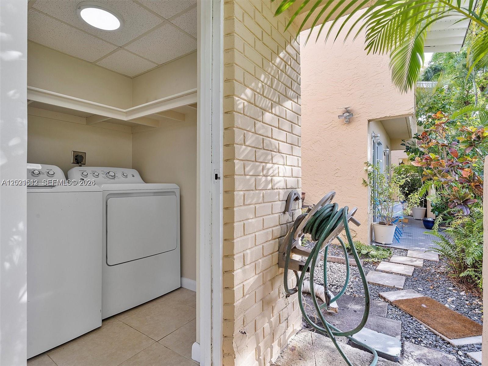 MIAMI SHORES - Residential