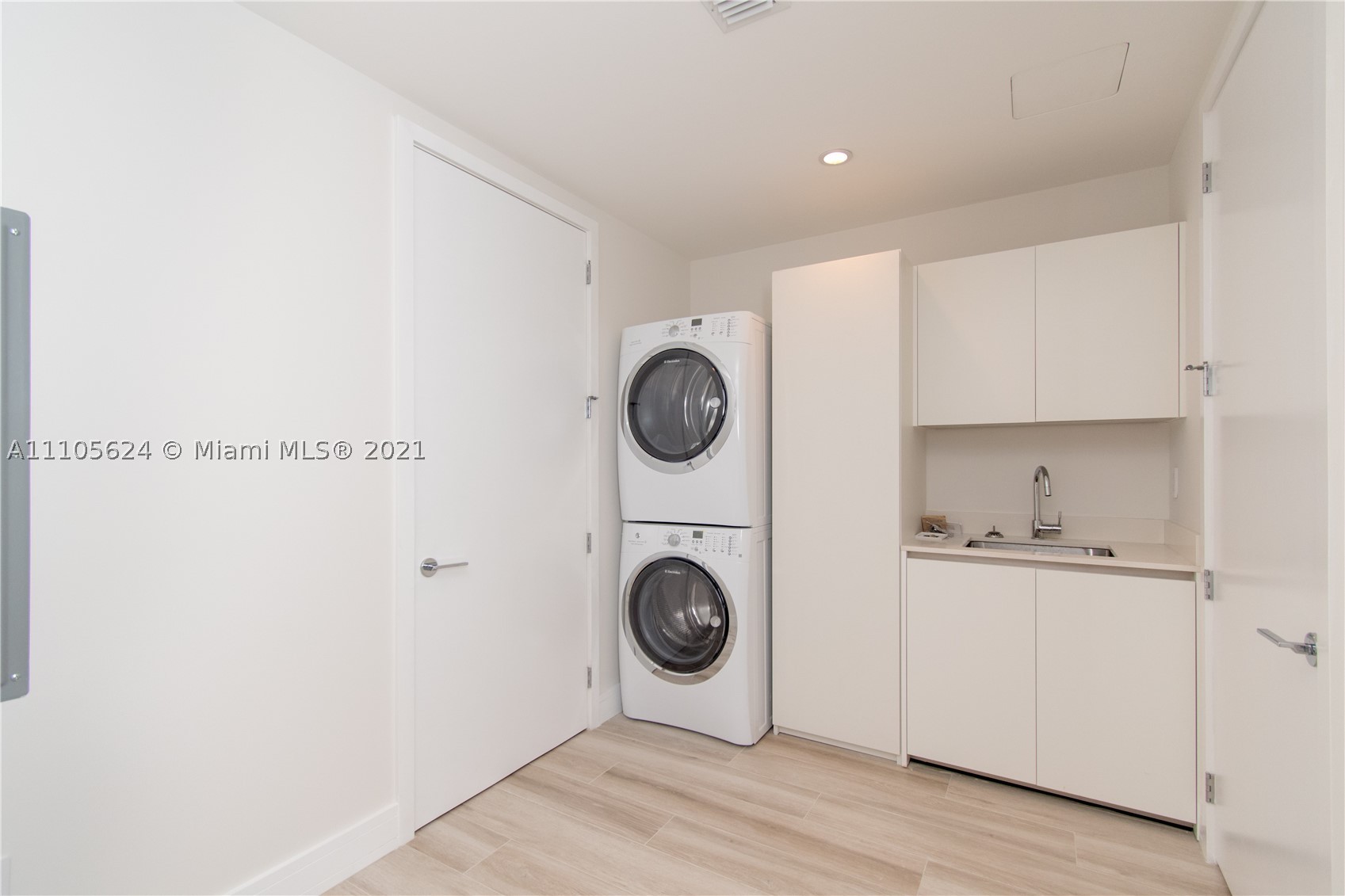 OCEANA BAL HARBOUR CONDO - Residential