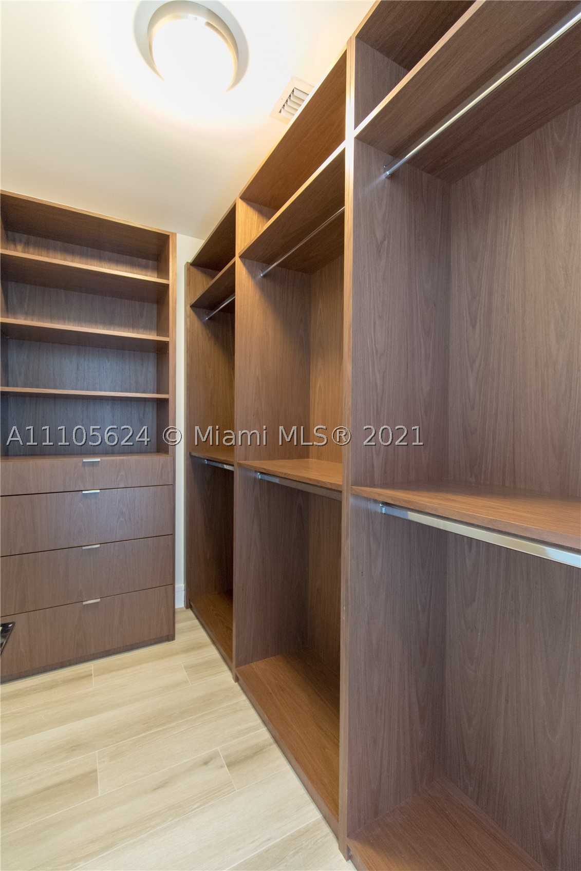 OCEANA BAL HARBOUR CONDO - Residential