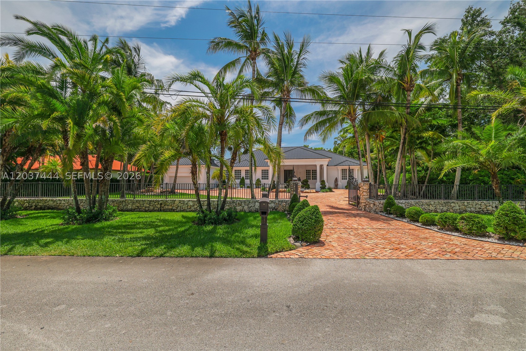 JOINES MANOR - Residential