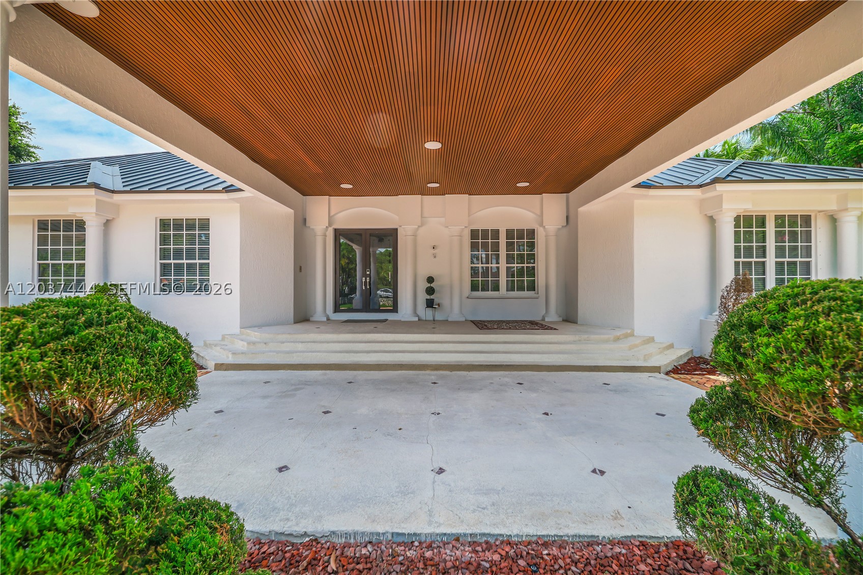 JOINES MANOR - Residential